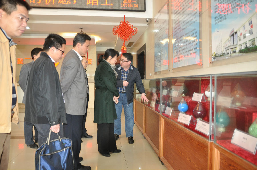 2月6號(hào)玉林市委常委、統(tǒng)戰(zhàn)部部長(zhǎng)商娜紅一行到我司參觀考察