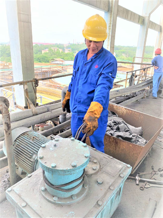 勤勉奮斗創(chuàng)佳績，匠心卓越樹新風(fēng)